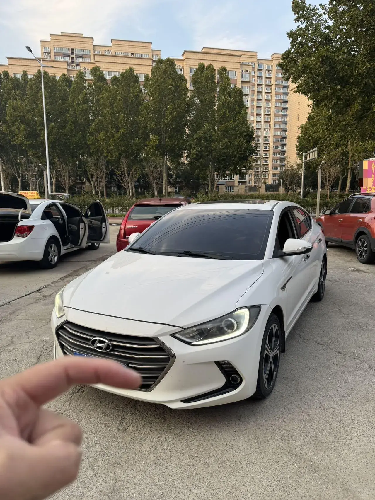 2018 HYUNDAI ELANTRA view 1