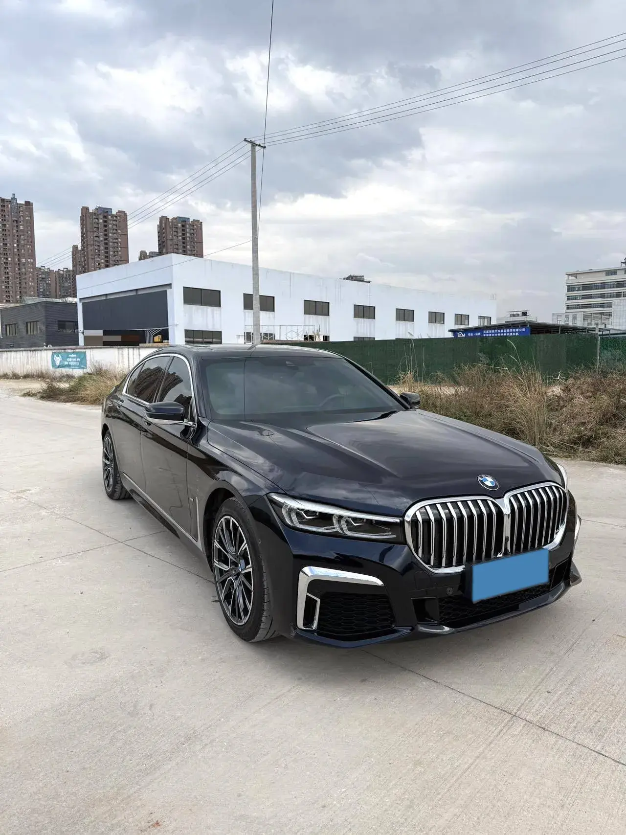2021 BMW 7 thumbnail 3