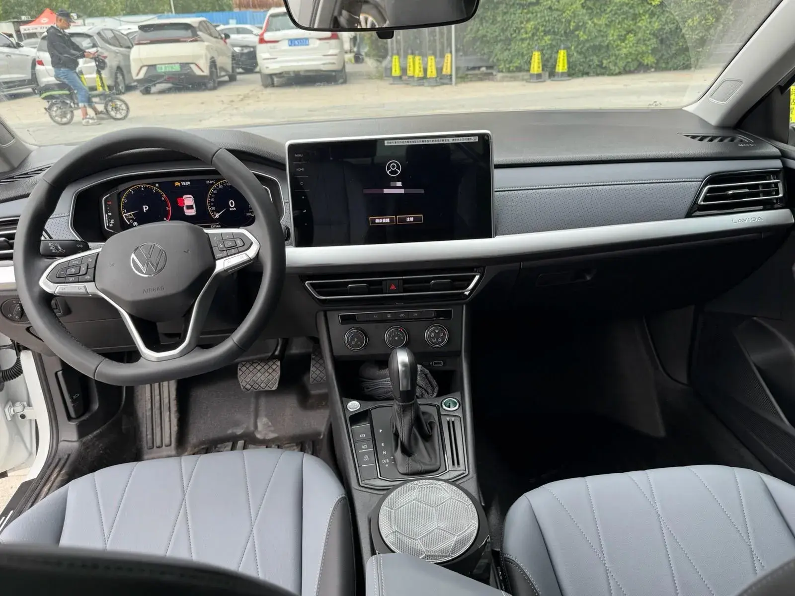 2024 VOLKSWAGEN LAVIDA thumbnail 4