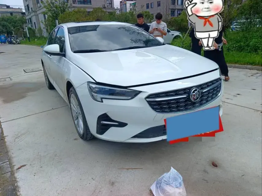 2022 BUICK REGAL thumbnail 3