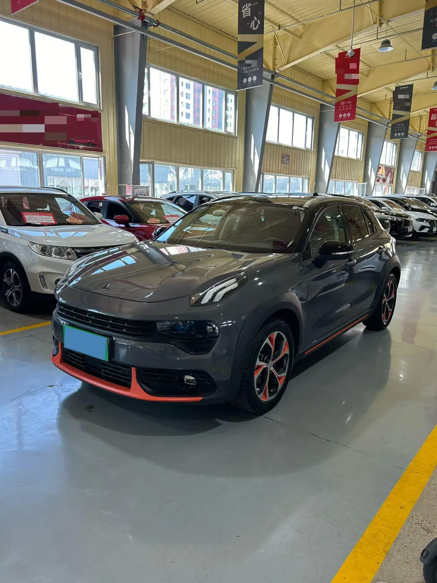 2018 LYNK&CO 02 view 1