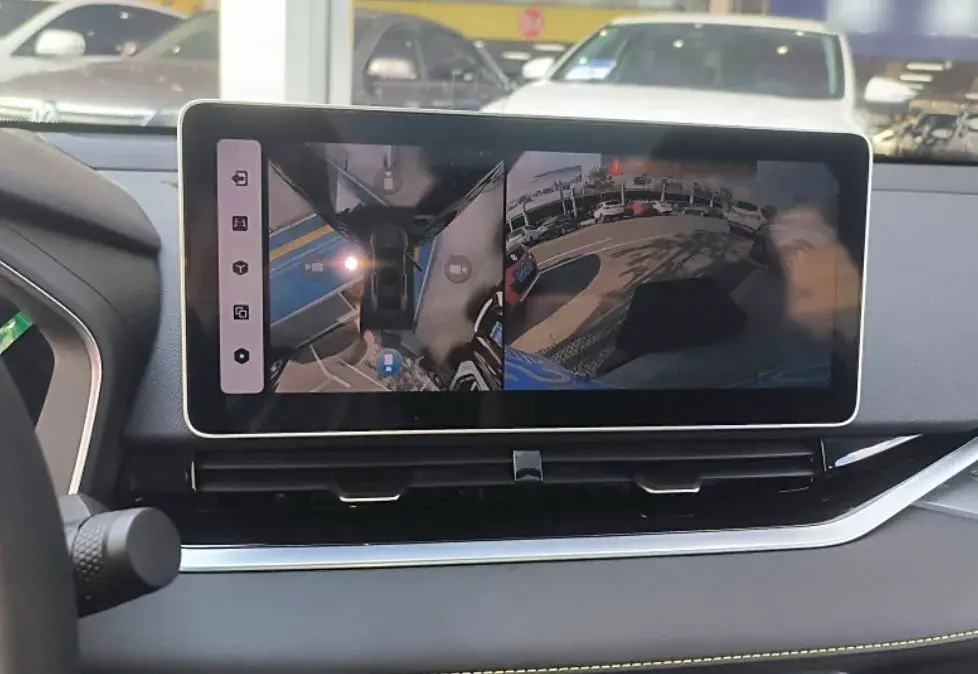 2023 GEELY PREFACE thumbnail 4