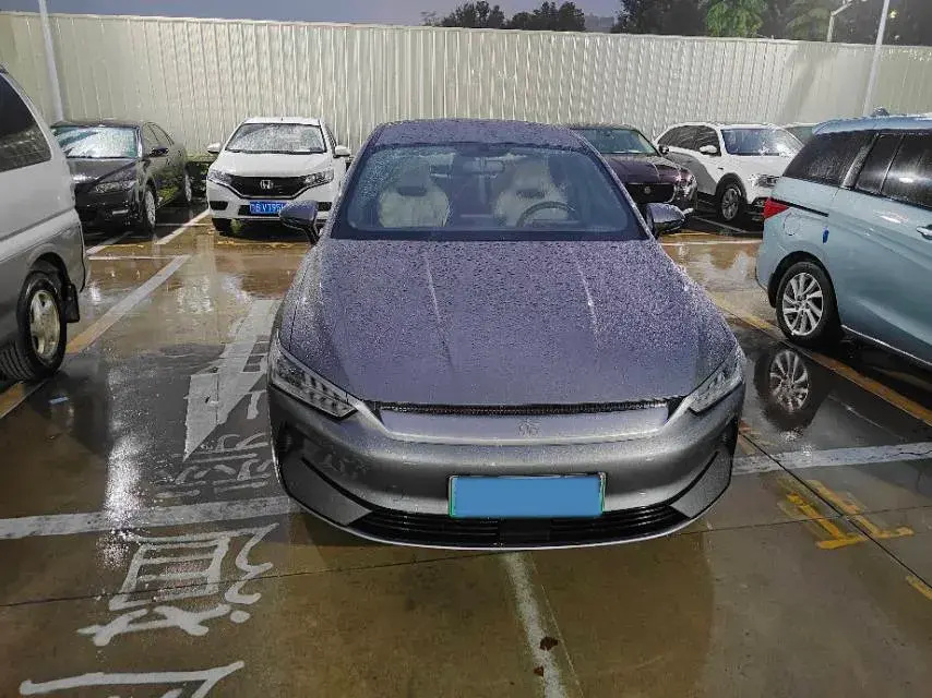 2023 BYD QIN thumbnail 3