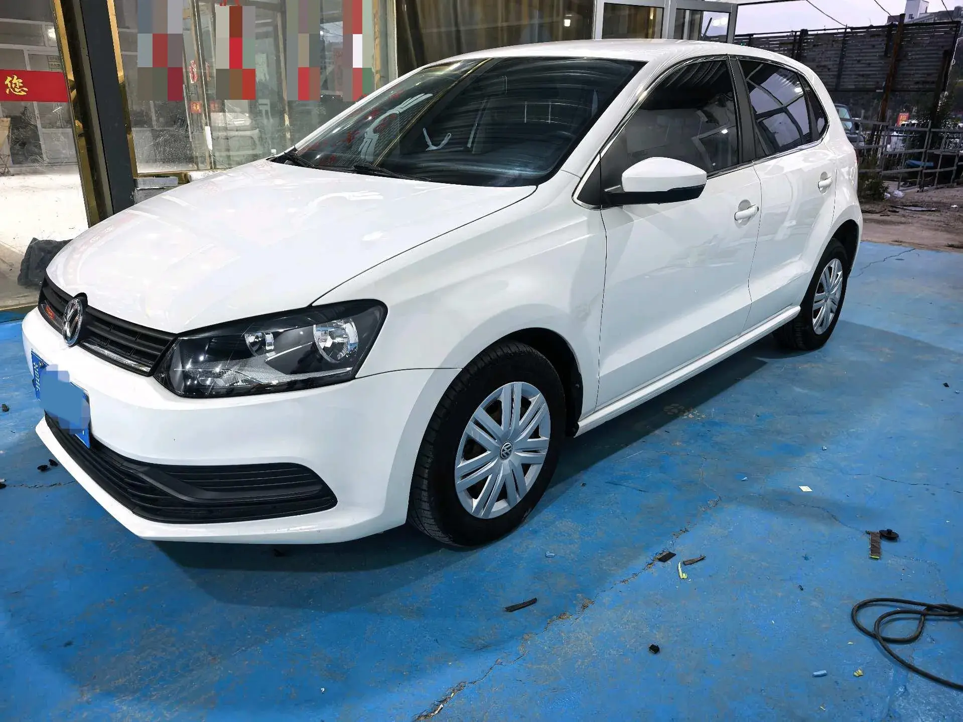 2018 VOLKSWAGEN POLO view 1