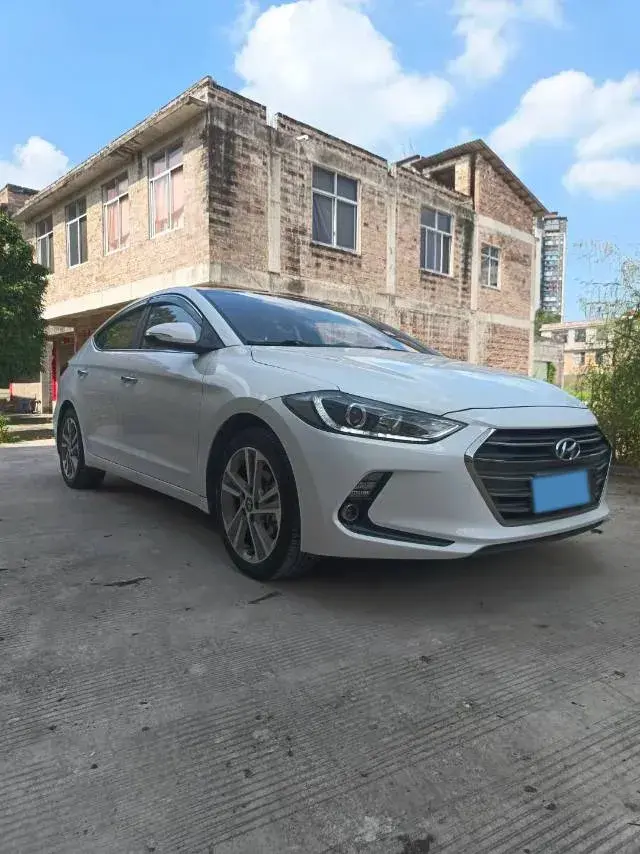 2016 HYUNDAI ELANTRA thumbnail 2