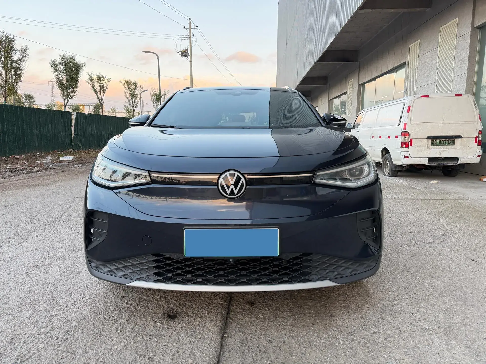 2021 VOLKSWAGEN ID.4 thumbnail 3