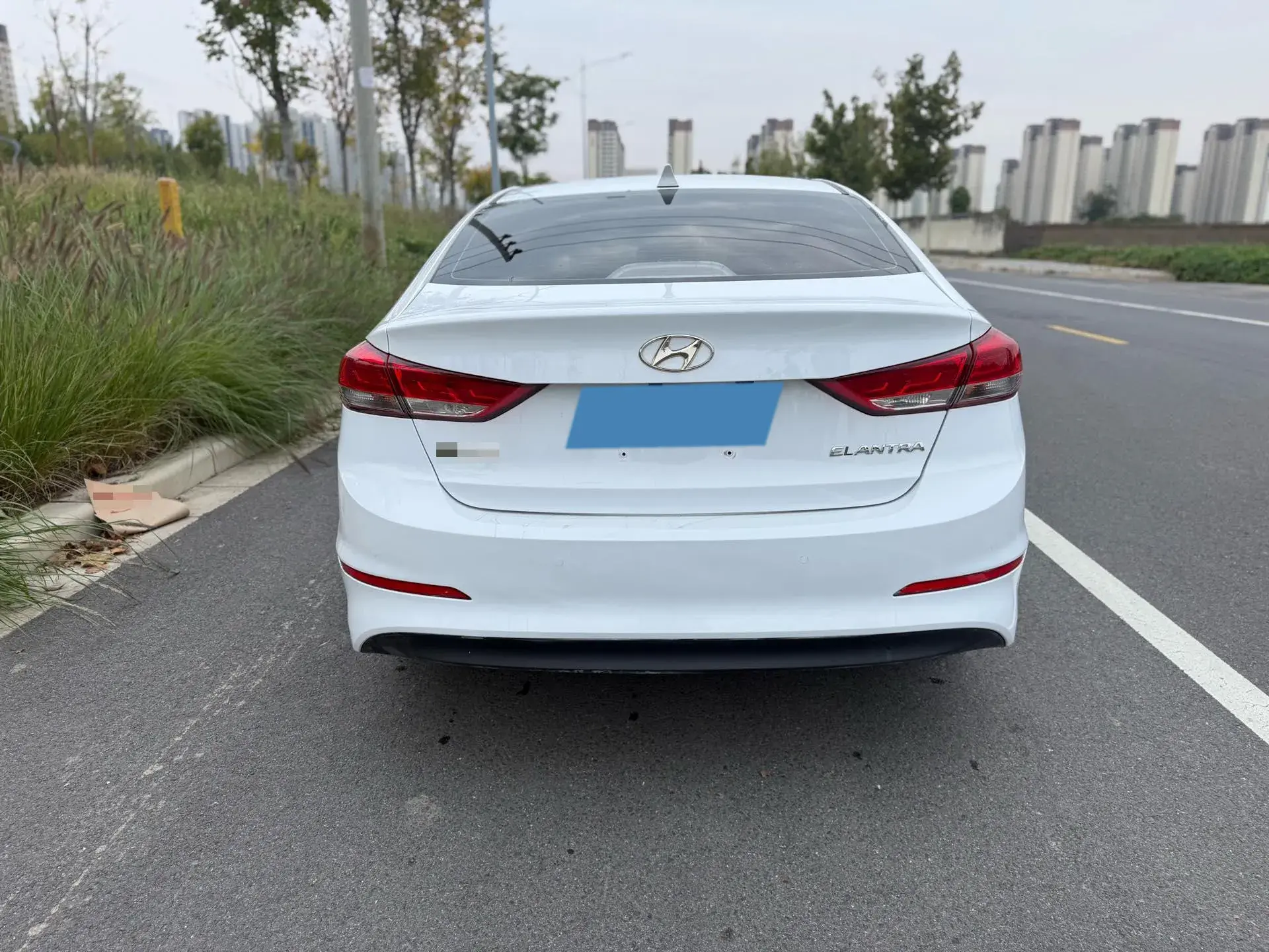 2019 HYUNDAI ELANTRA thumbnail 4