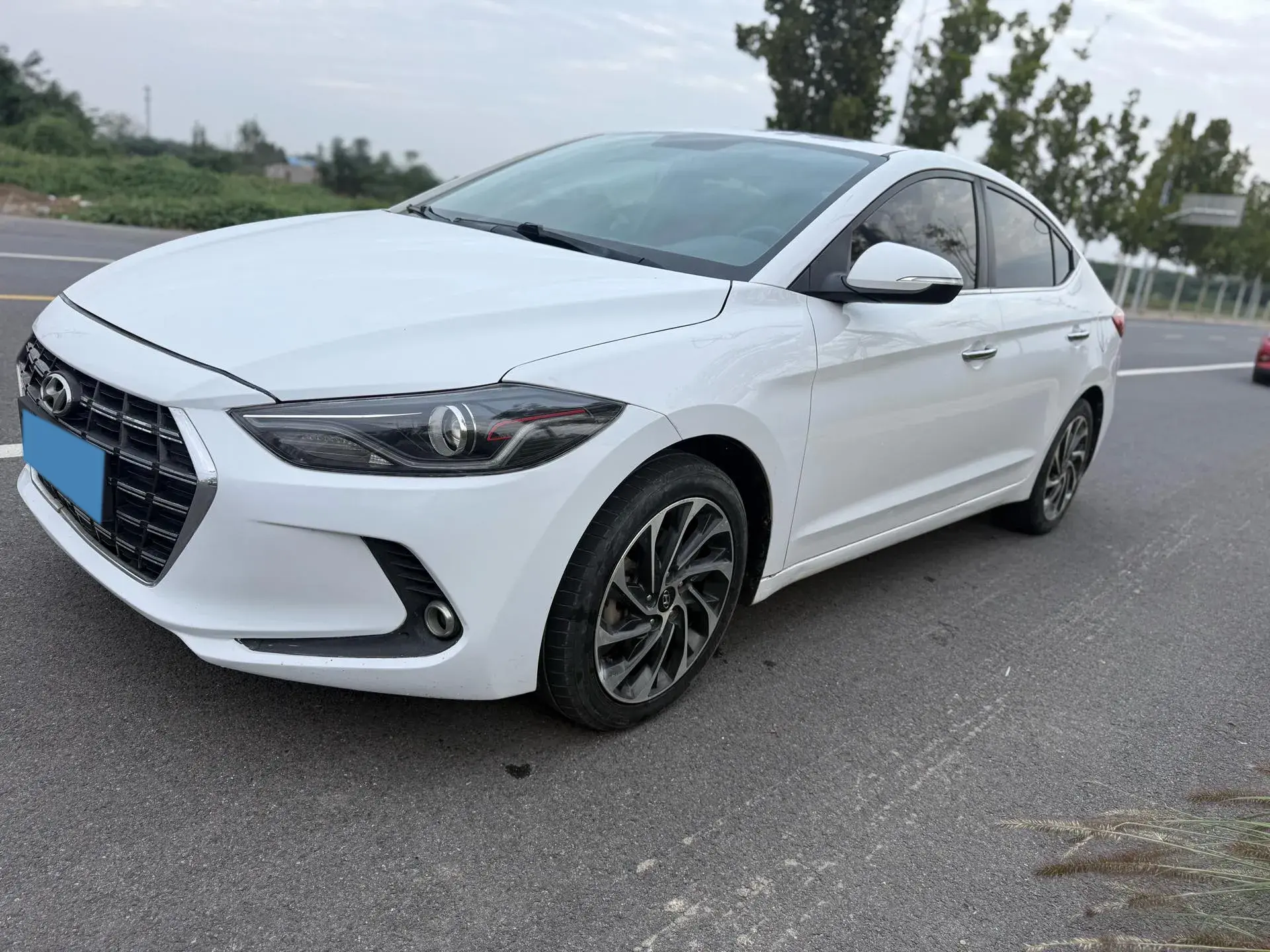 2019 HYUNDAI ELANTRA view 1