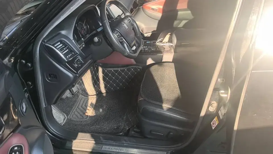 2018 TOYOTA CROWN thumbnail 3