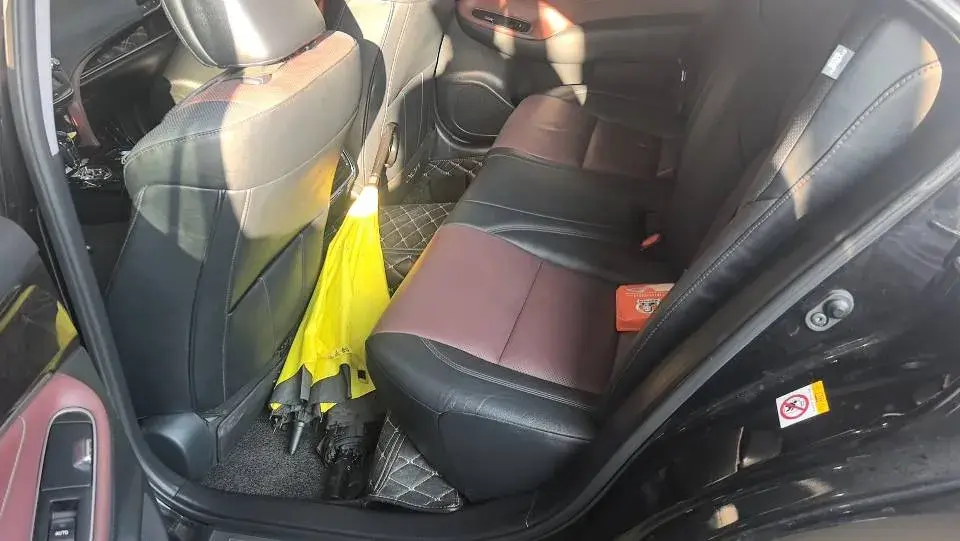 2018 TOYOTA CROWN thumbnail 4