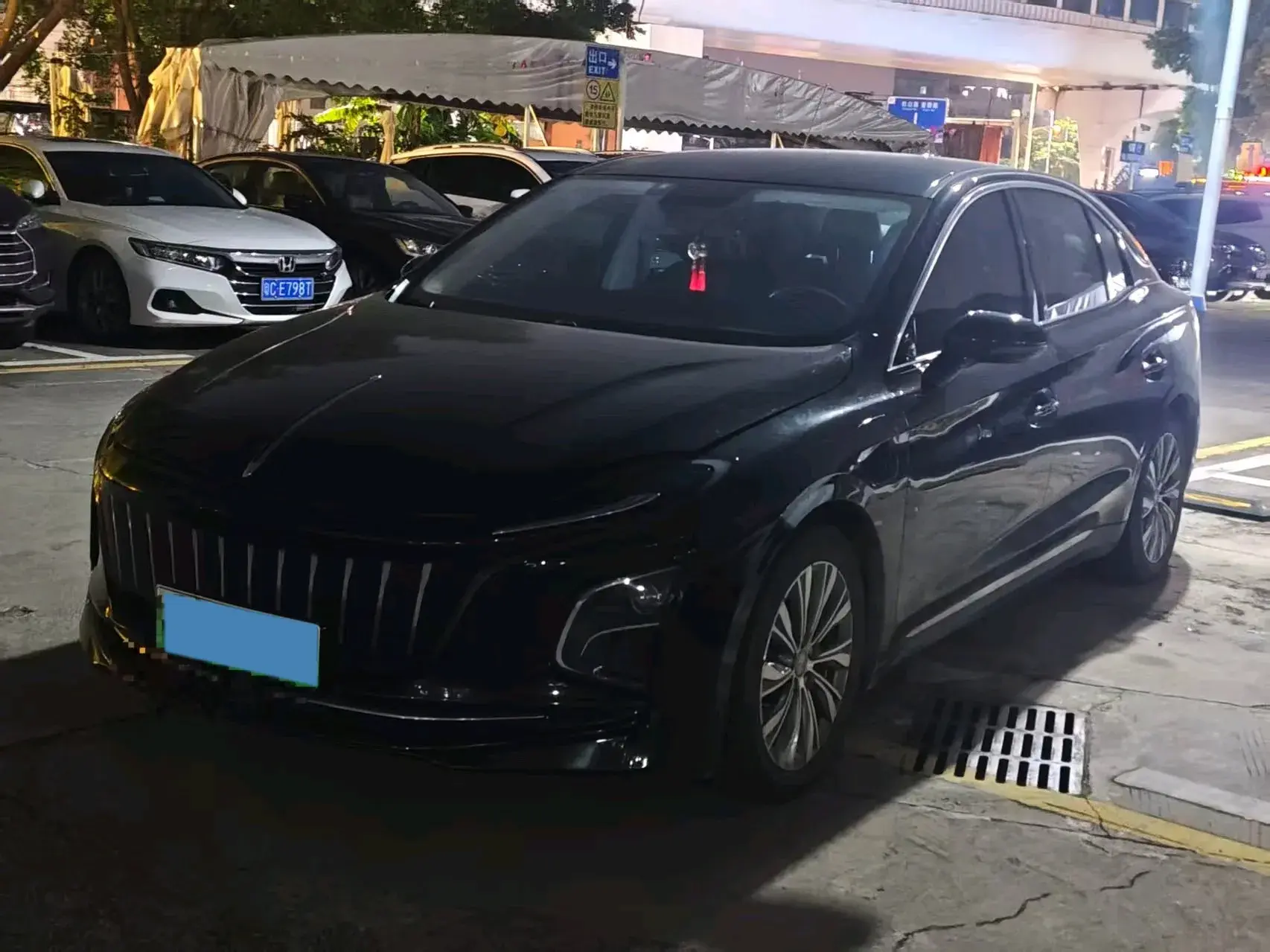 2023 HONGQI E-QM5 view 1