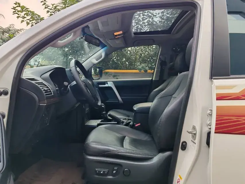 2019 TOYOTA LAND thumbnail 2