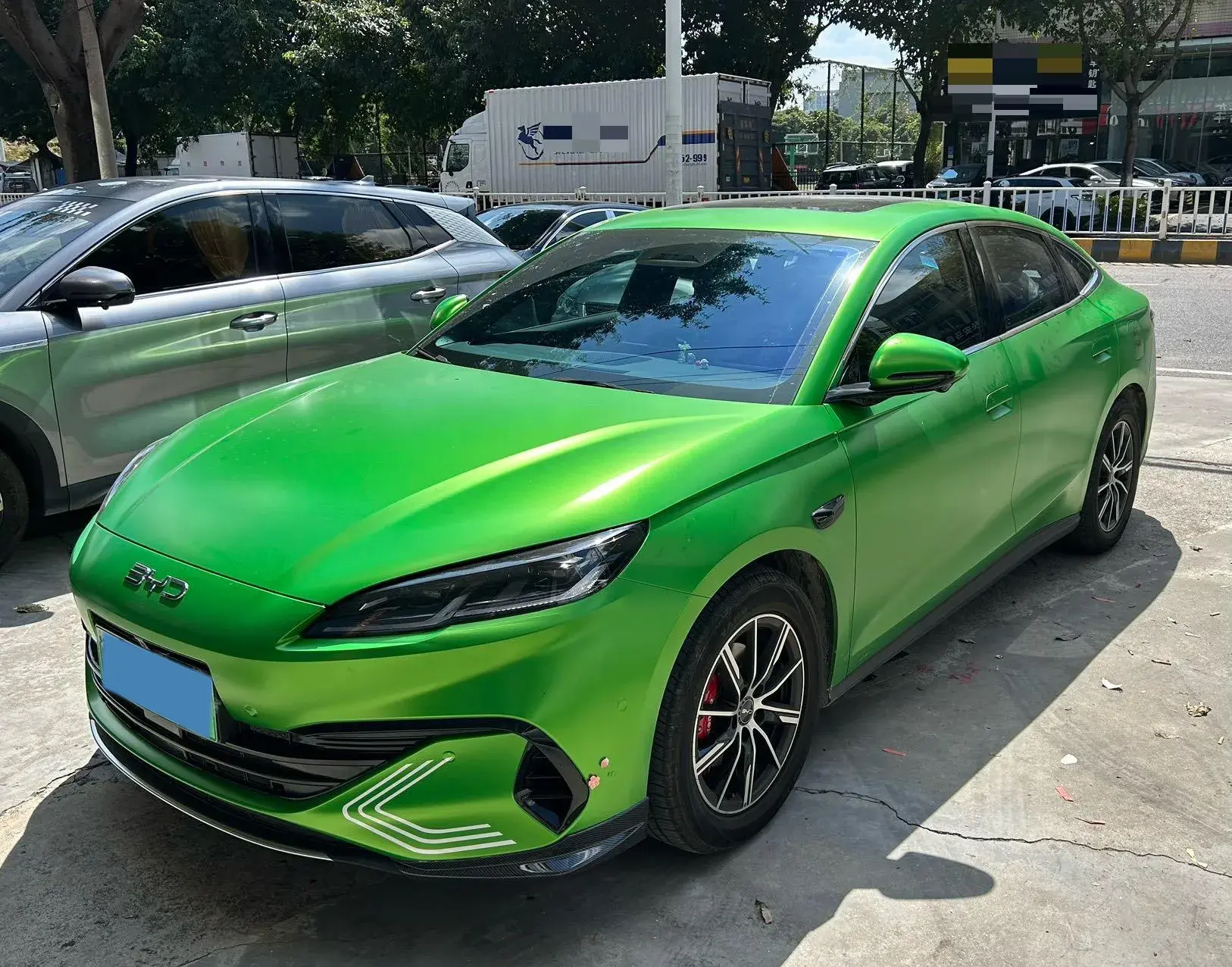 2025 BYD SEAL view 1