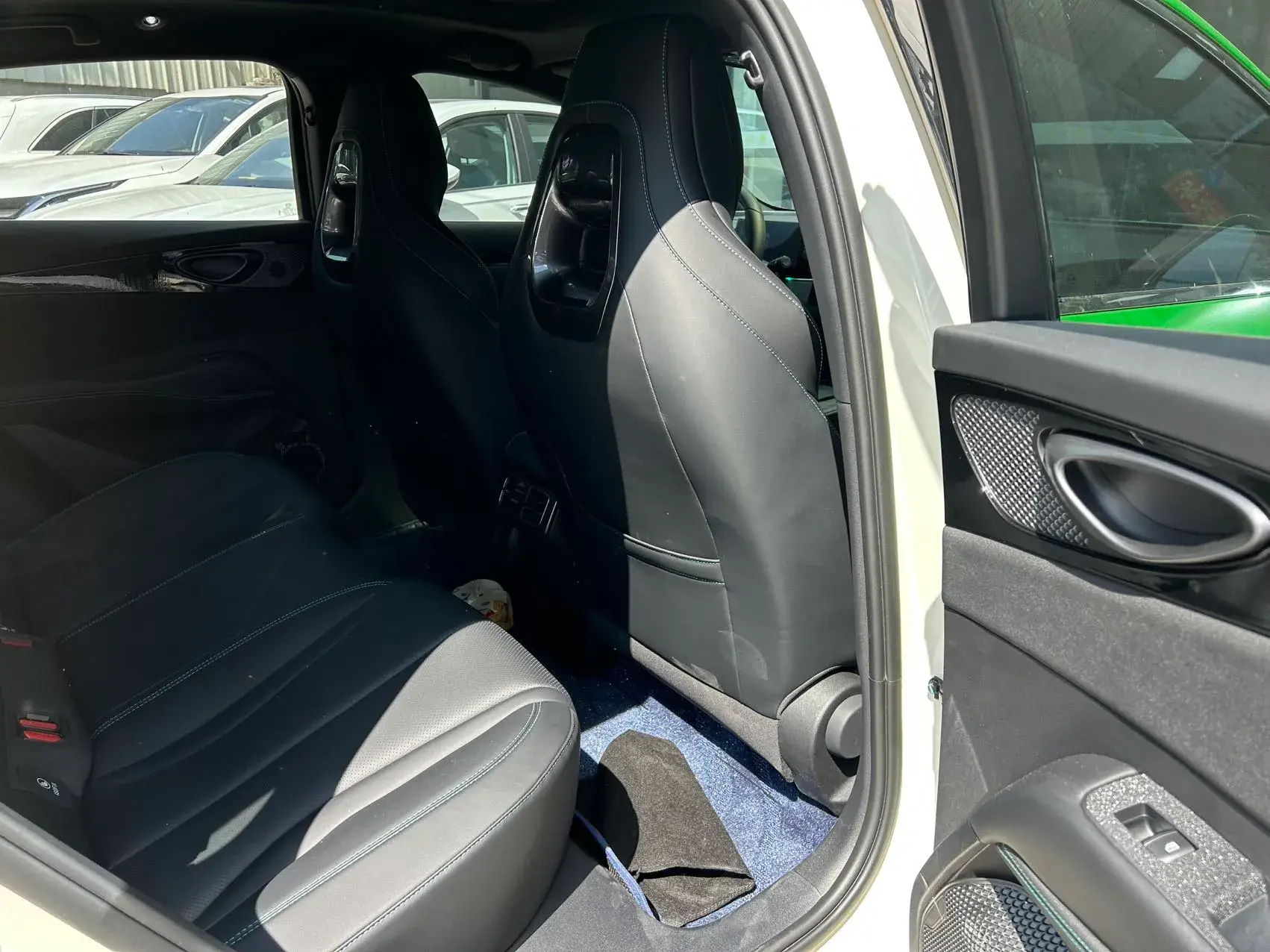 2025 BYD SEAL thumbnail 3