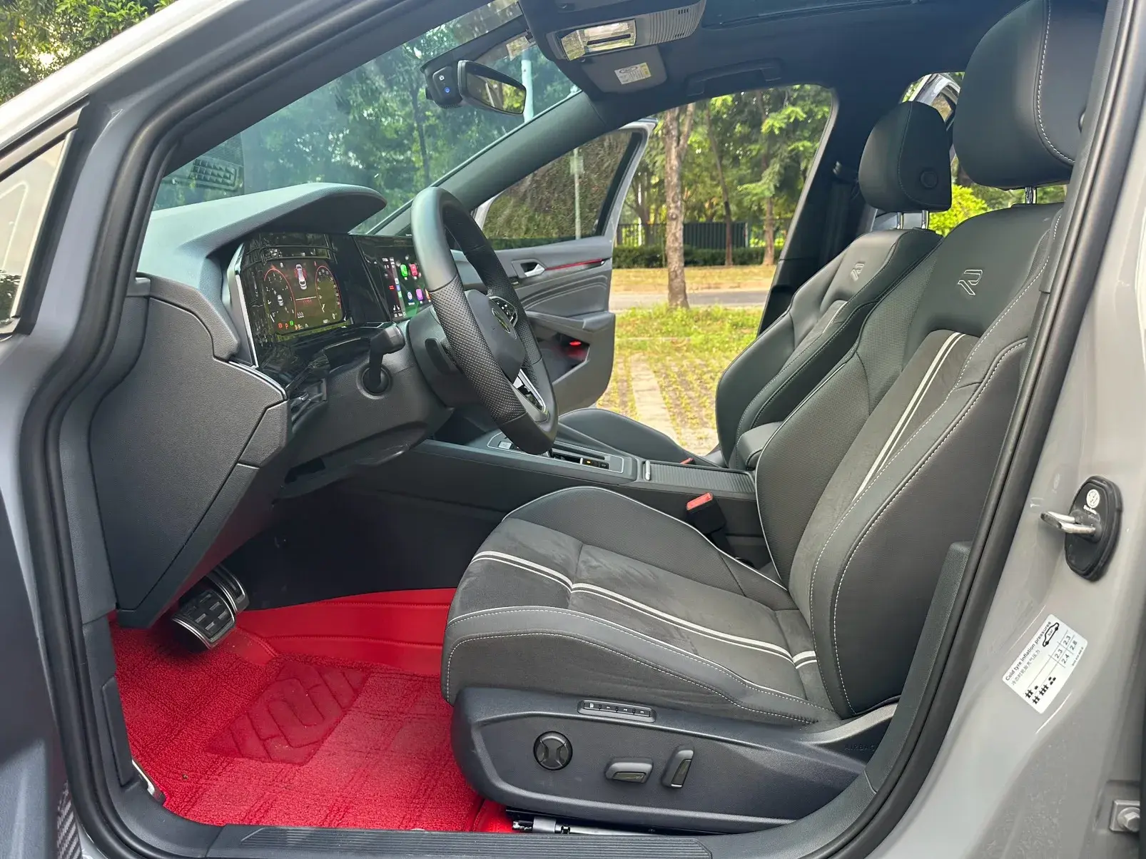 2023 VOLKSWAGEN GOLF thumbnail 2