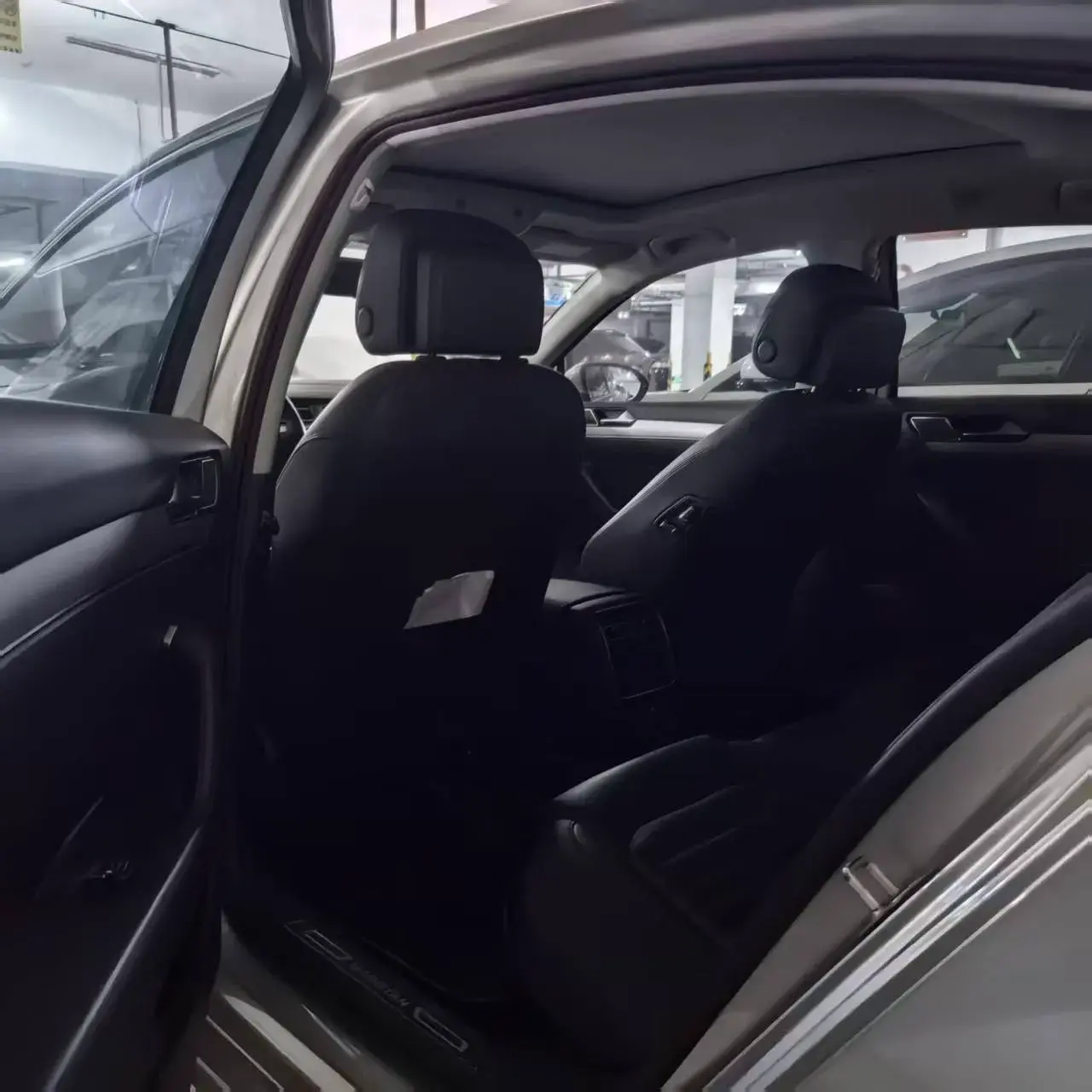 2017 VOLKSWAGEN MAGOTAN thumbnail 4