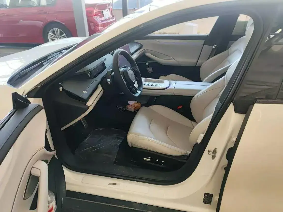 2024 MI SU7 thumbnail 4