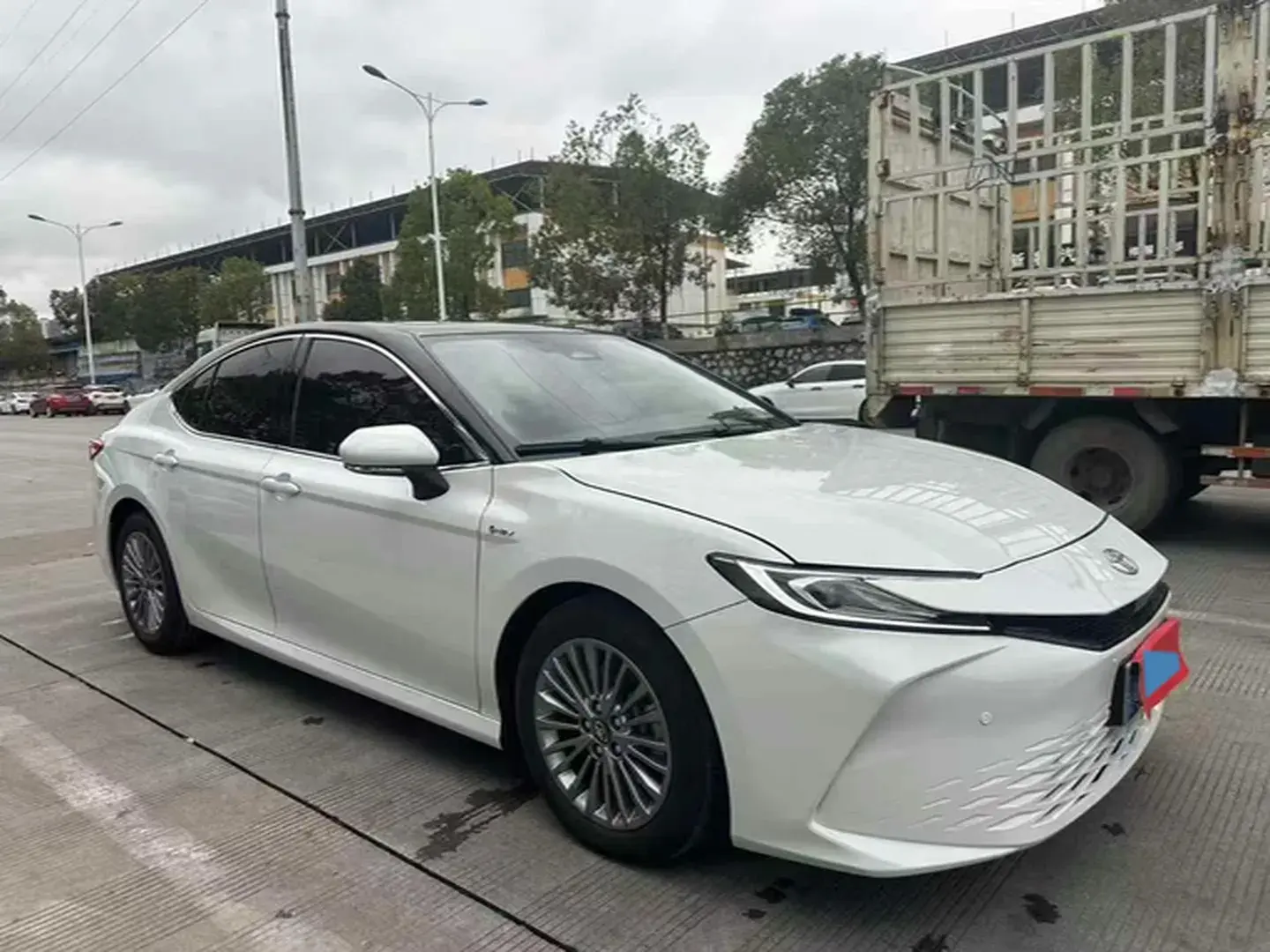 2024 TOYOTA CAMRY thumbnail 3