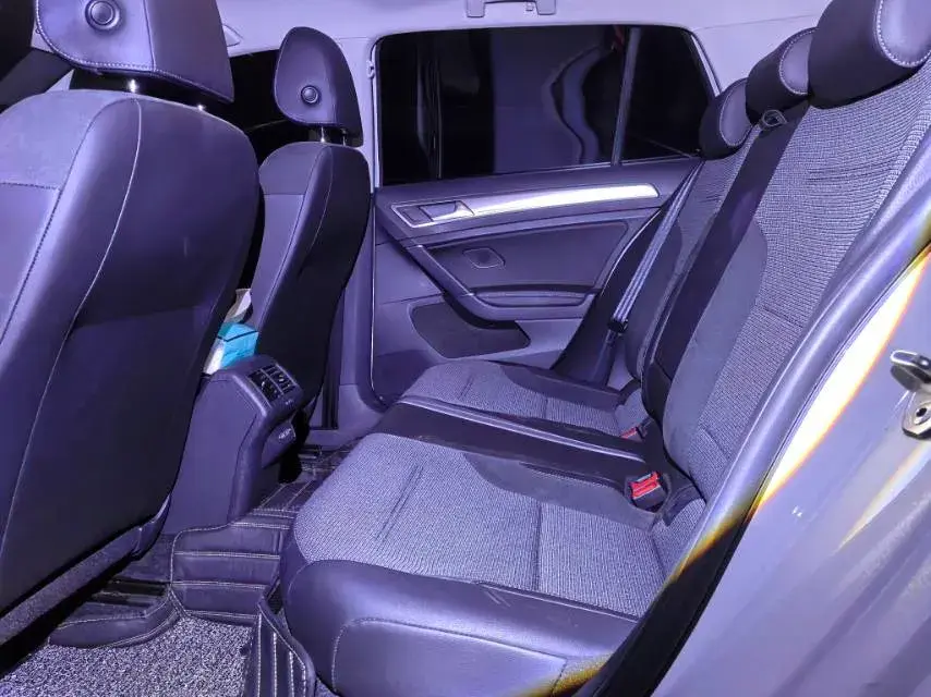 2019 VOLKSWAGEN GOLF thumbnail 2