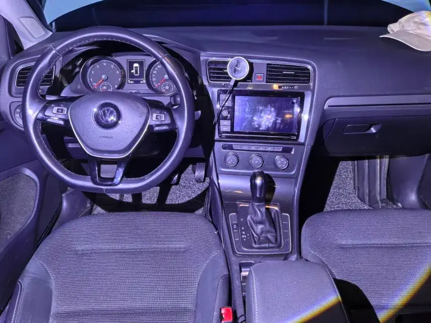 2019 VOLKSWAGEN GOLF thumbnail 4