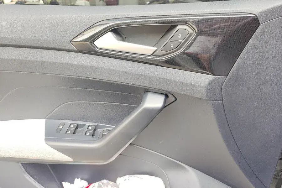 2025 VOLKSWAGEN THARU thumbnail 3