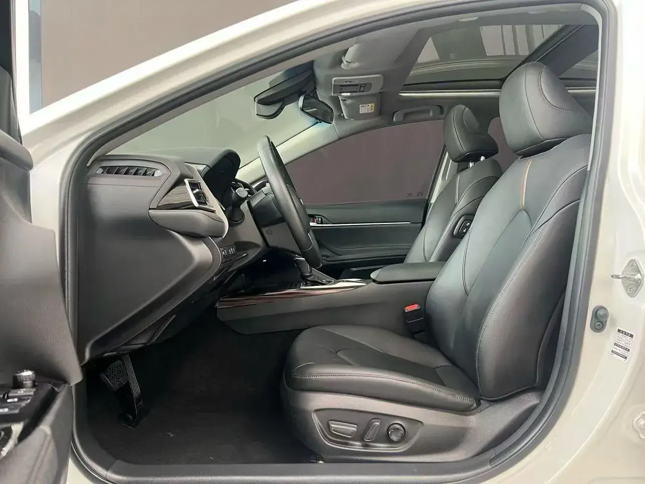 2019 TOYOTA CAMRY thumbnail 4