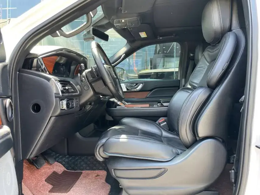 2019 LINCOLN NAVIGATOR thumbnail 4