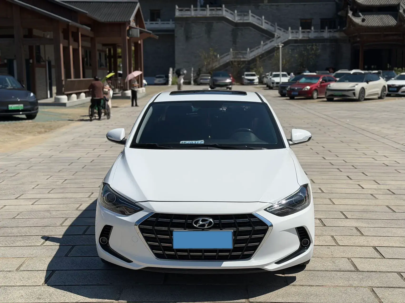 2019 HYUNDAI ELANTRA thumbnail 2