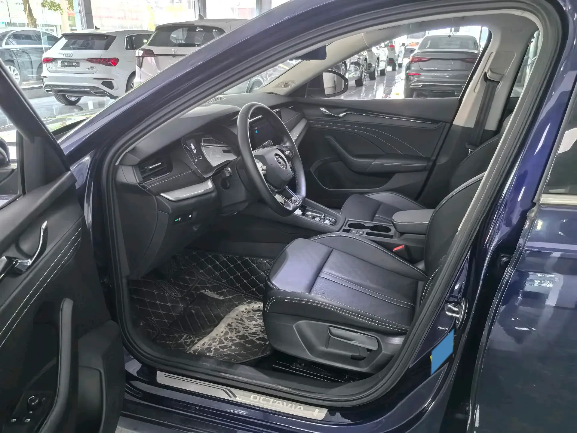 2021 SKODA OCTAVIA thumbnail 4