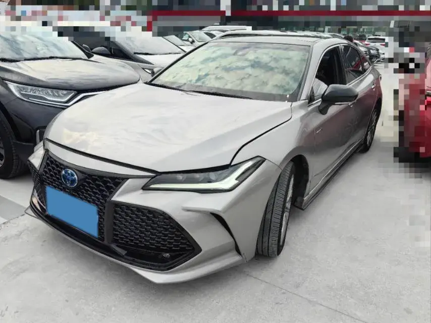 2022 TOYOTA AVALON view 1