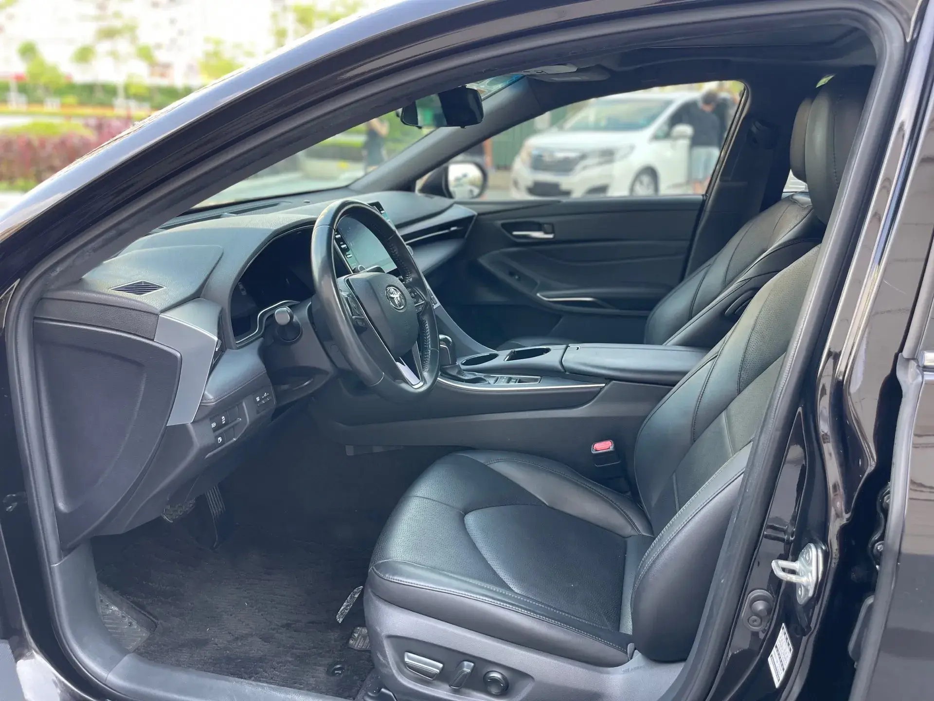 2019 TOYOTA AVALON thumbnail 4