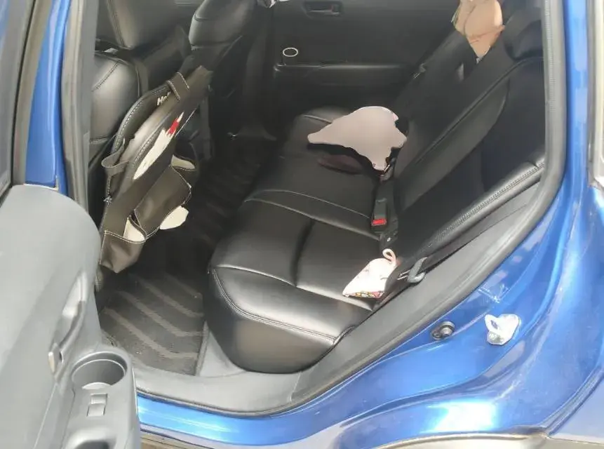 2023 TOYOTA COROLLA thumbnail 4