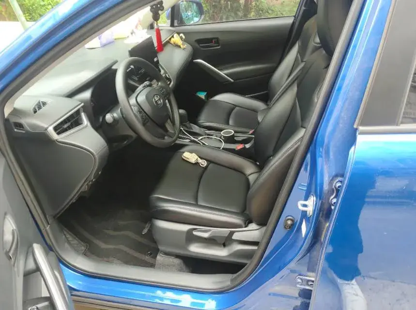 2023 TOYOTA COROLLA thumbnail 3