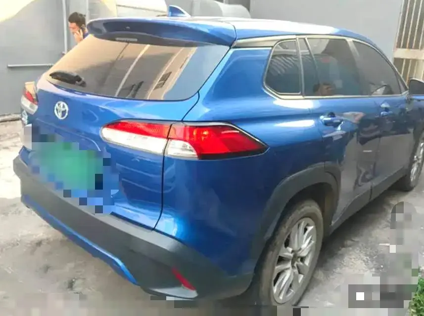 2023 TOYOTA COROLLA thumbnail 2