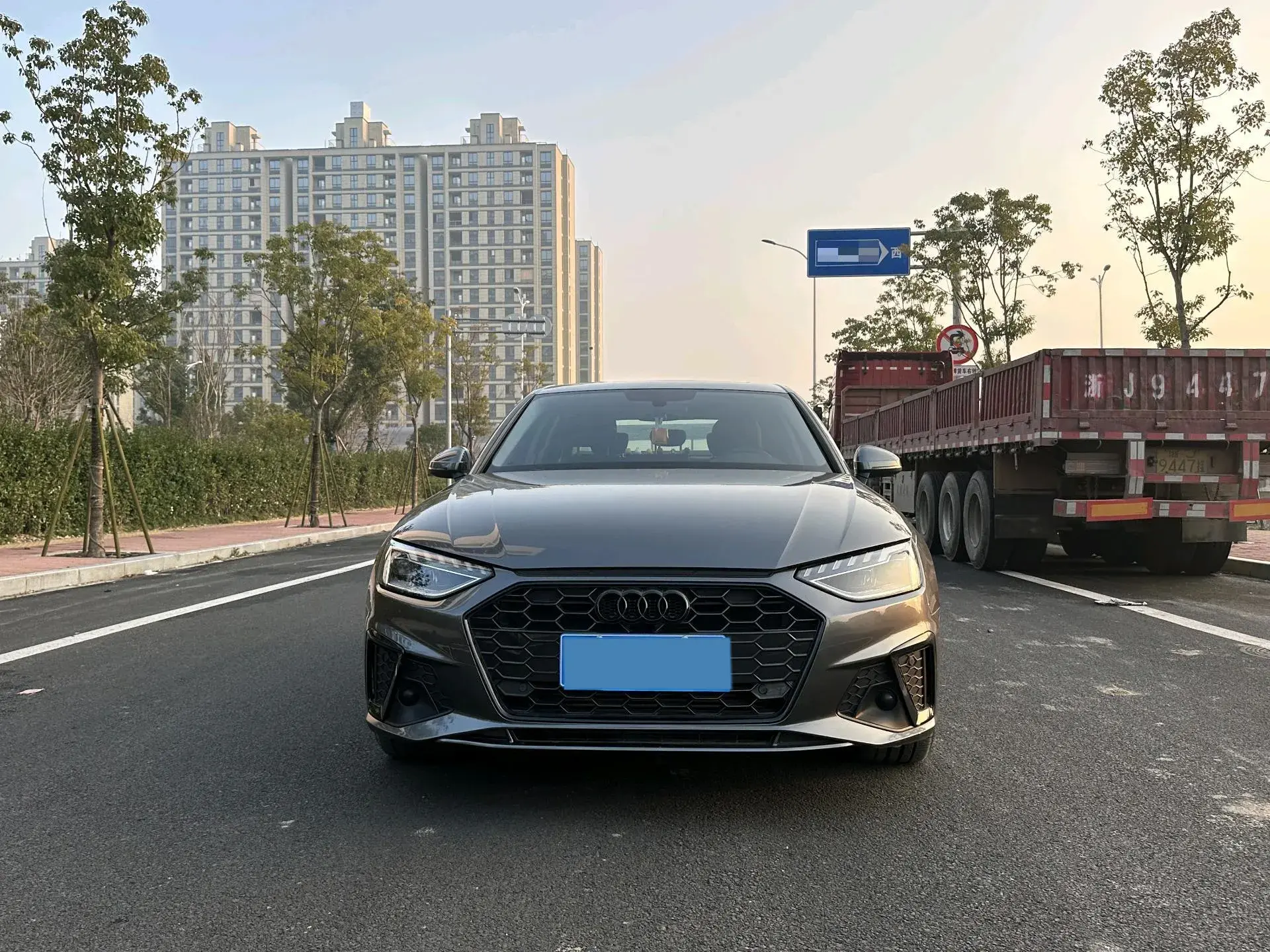 2020 AUDI A4L thumbnail 2