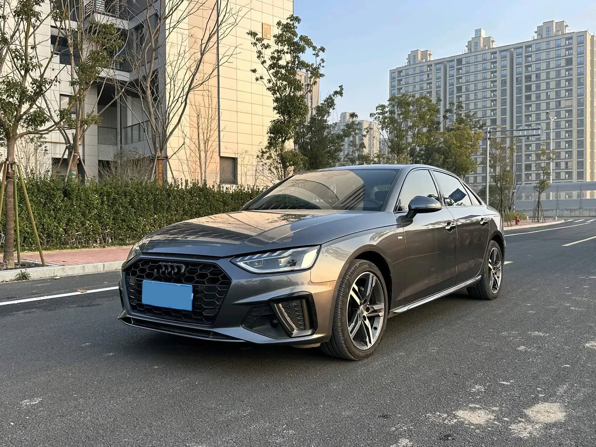 2020 AUDI A4L view 1