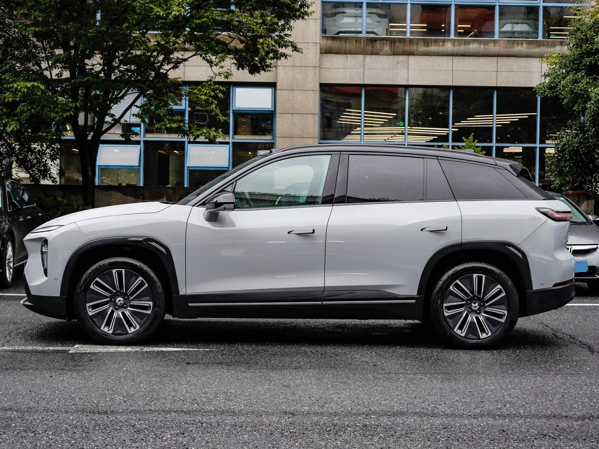 2022 NIO ES7 thumbnail 3