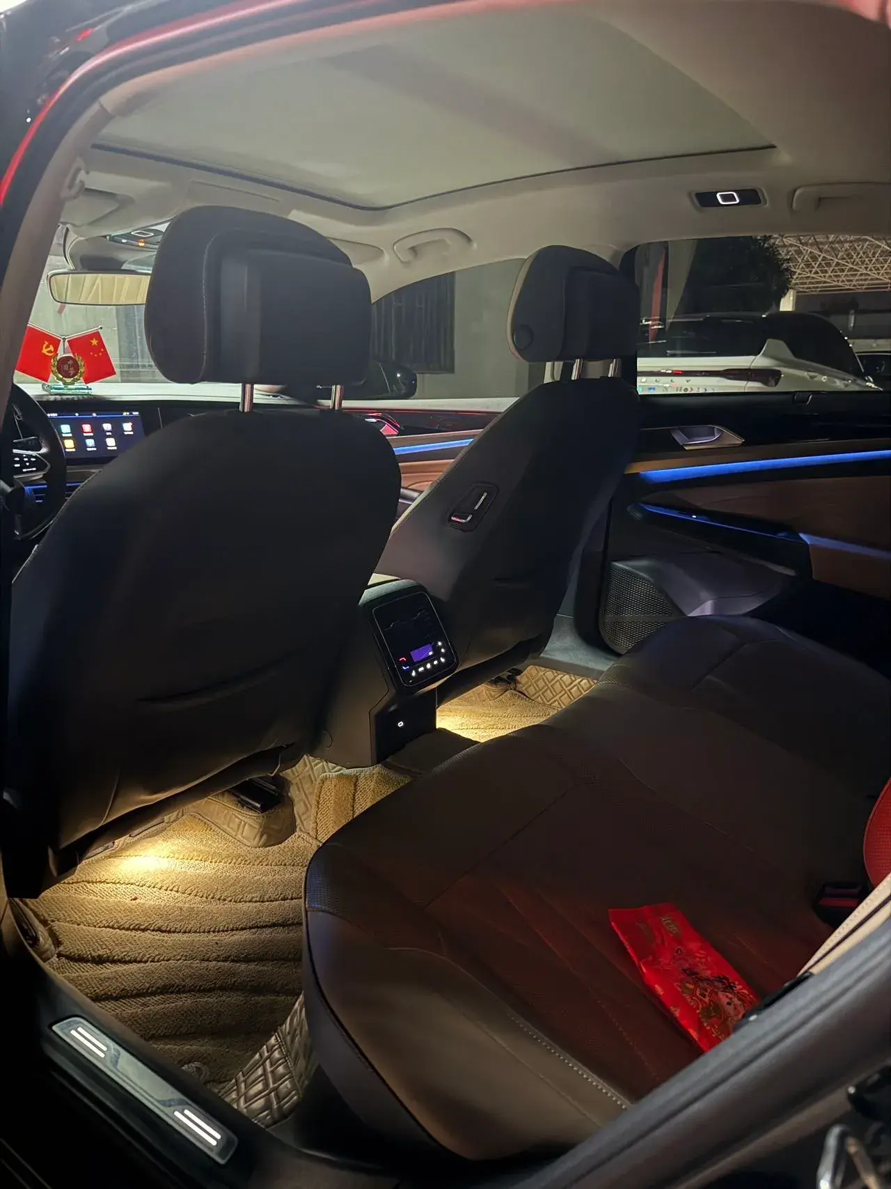 2021 VOLKSWAGEN PASSAT thumbnail 4