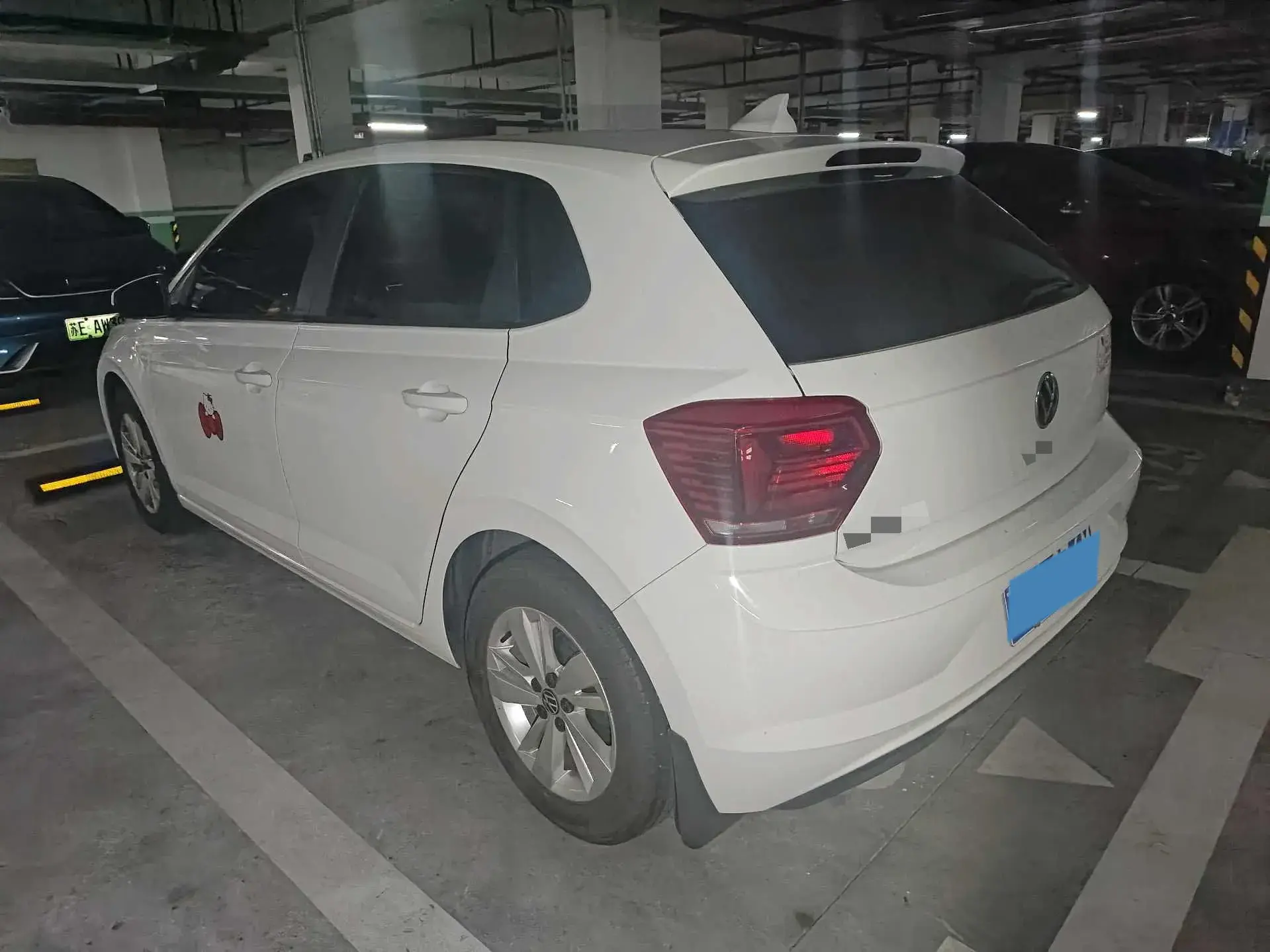 2023 VOLKSWAGEN POLO thumbnail 4