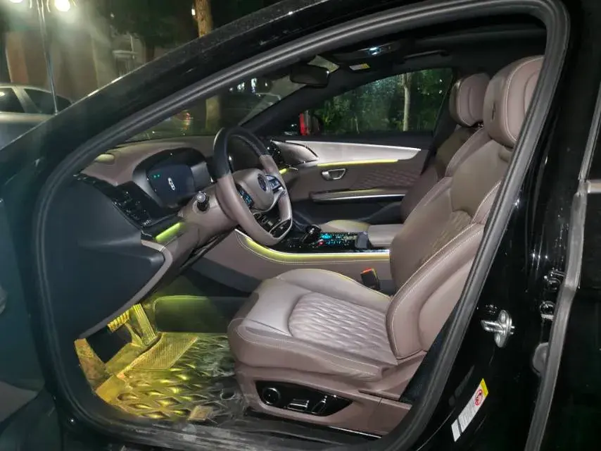 2023 BYD HAN thumbnail 3