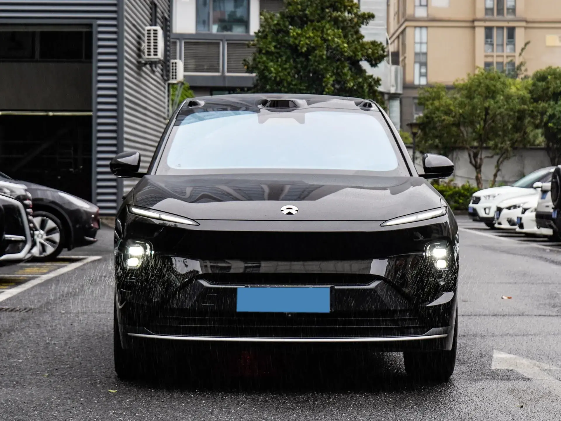 2023 NIO ES8 thumbnail 2