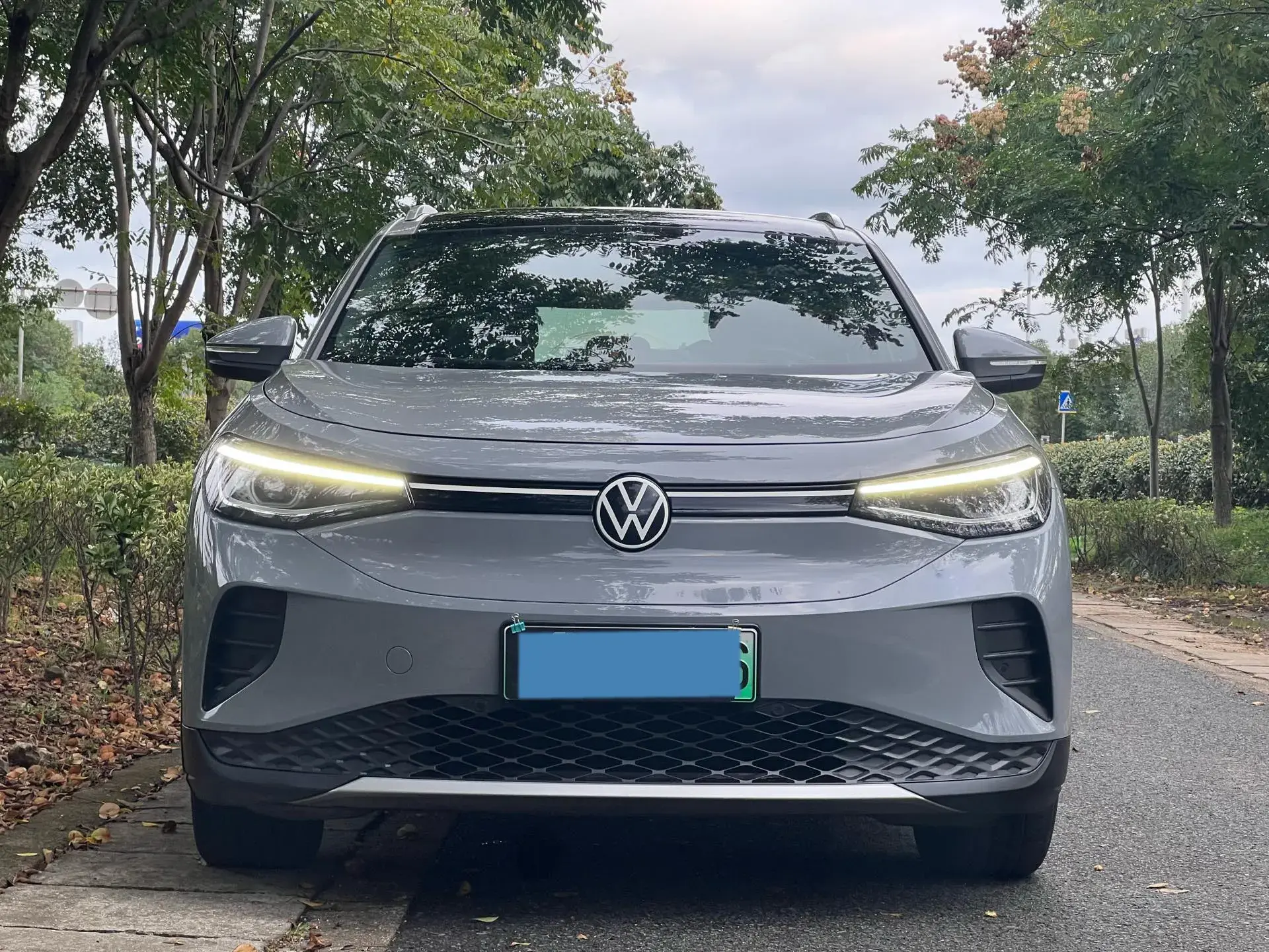 2024 VOLKSWAGEN ID.4 thumbnail 2