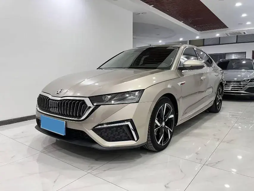 2022 SKODA OCTAVIA view 1