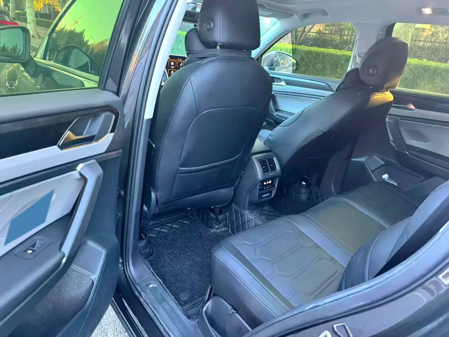 2025 VOLKSWAGEN TAYRON thumbnail 4