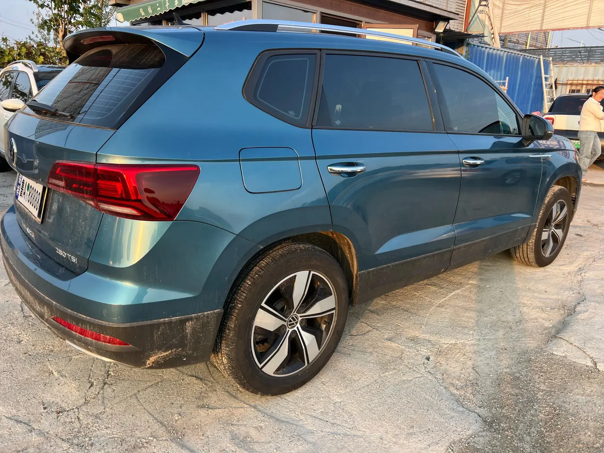 2021 VOLKSWAGEN THARU thumbnail 2