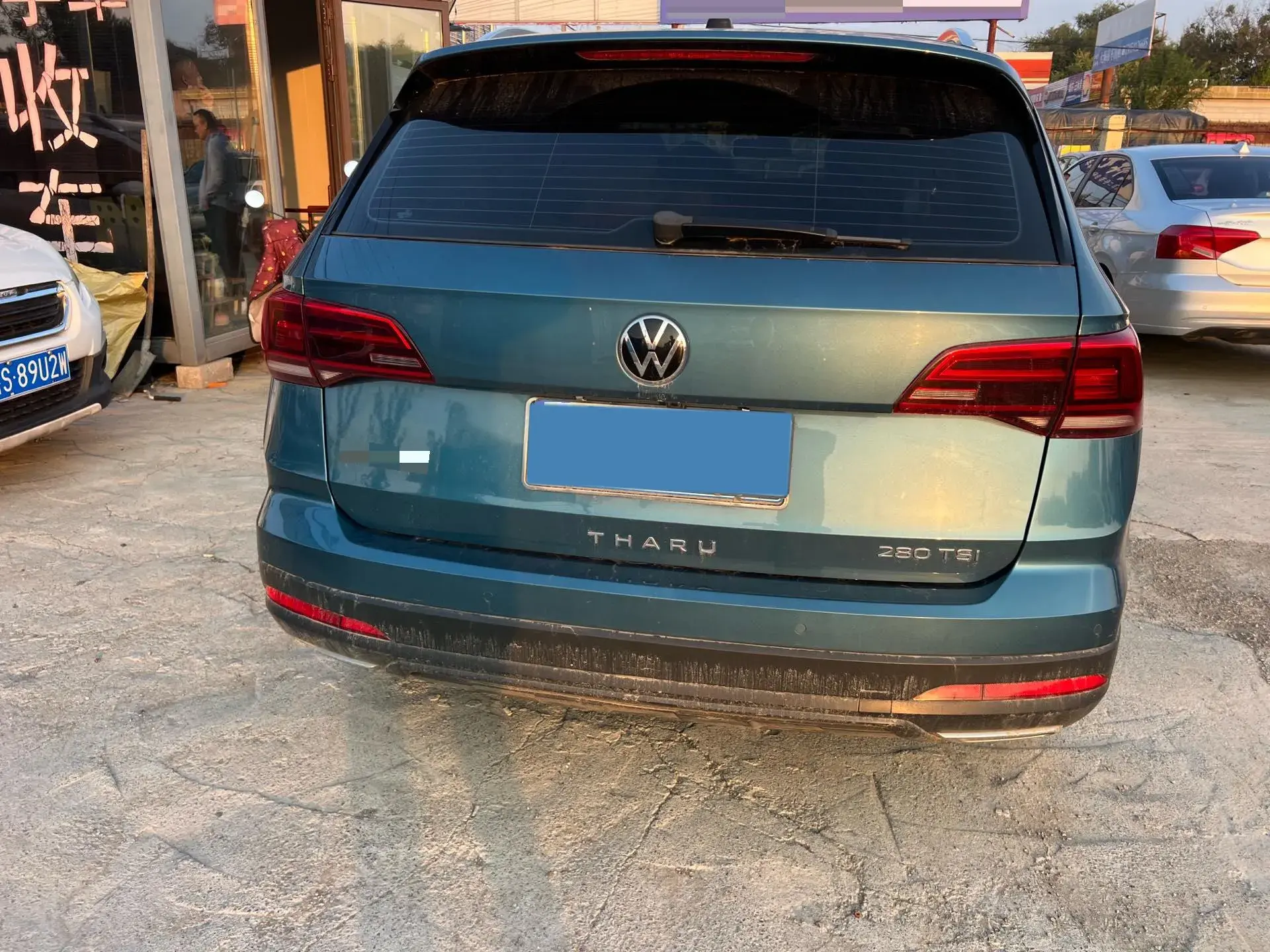 2021 VOLKSWAGEN THARU thumbnail 4