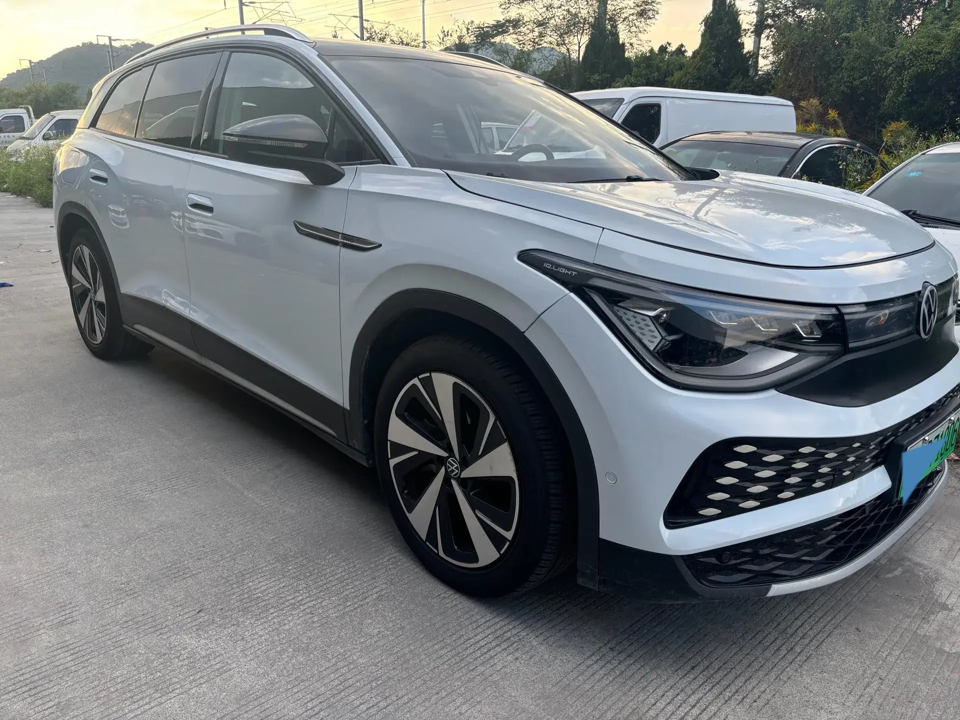 2022 VOLKSWAGEN ID.6 thumbnail 3