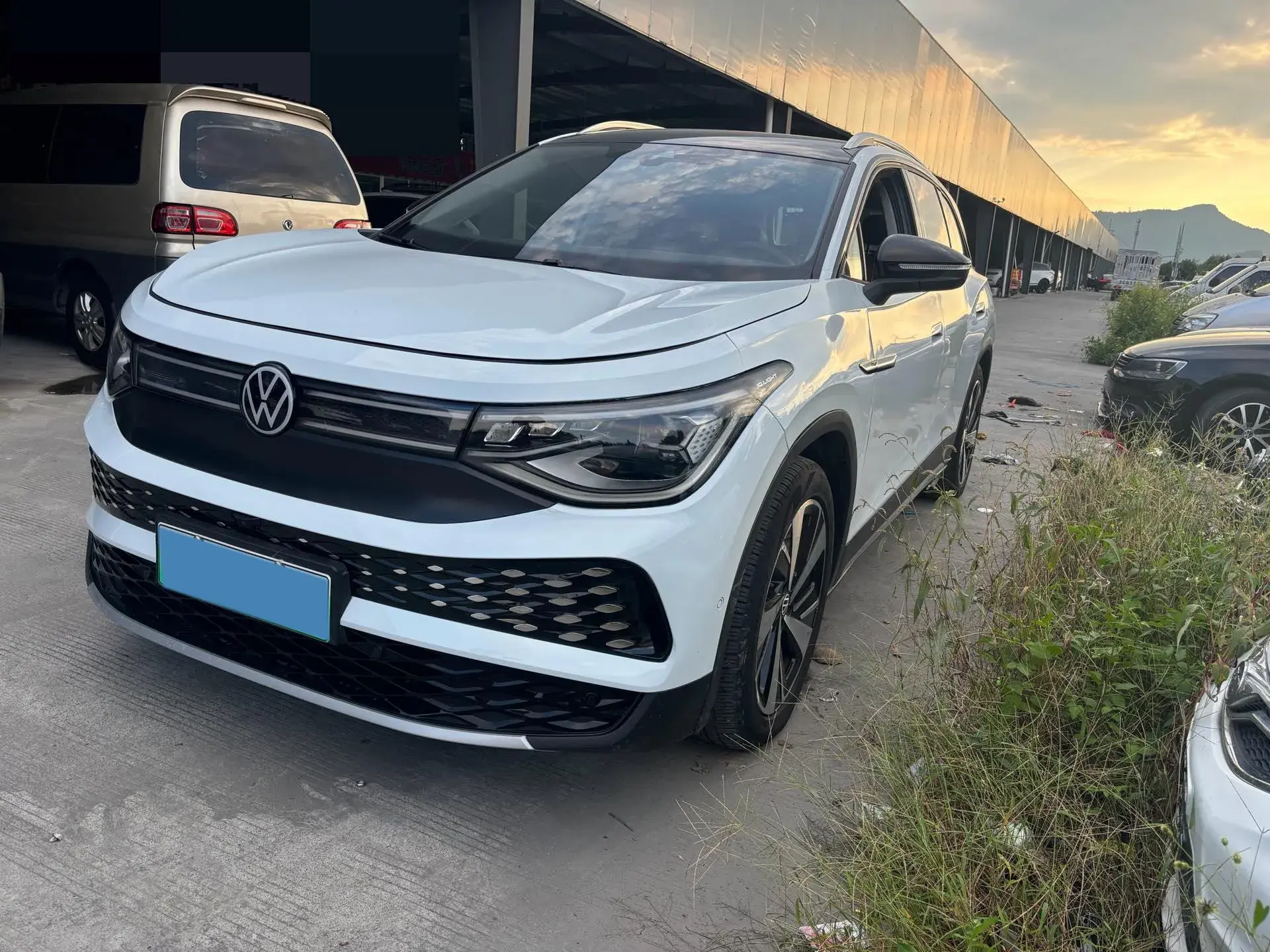 2022 VOLKSWAGEN ID.6 view 1