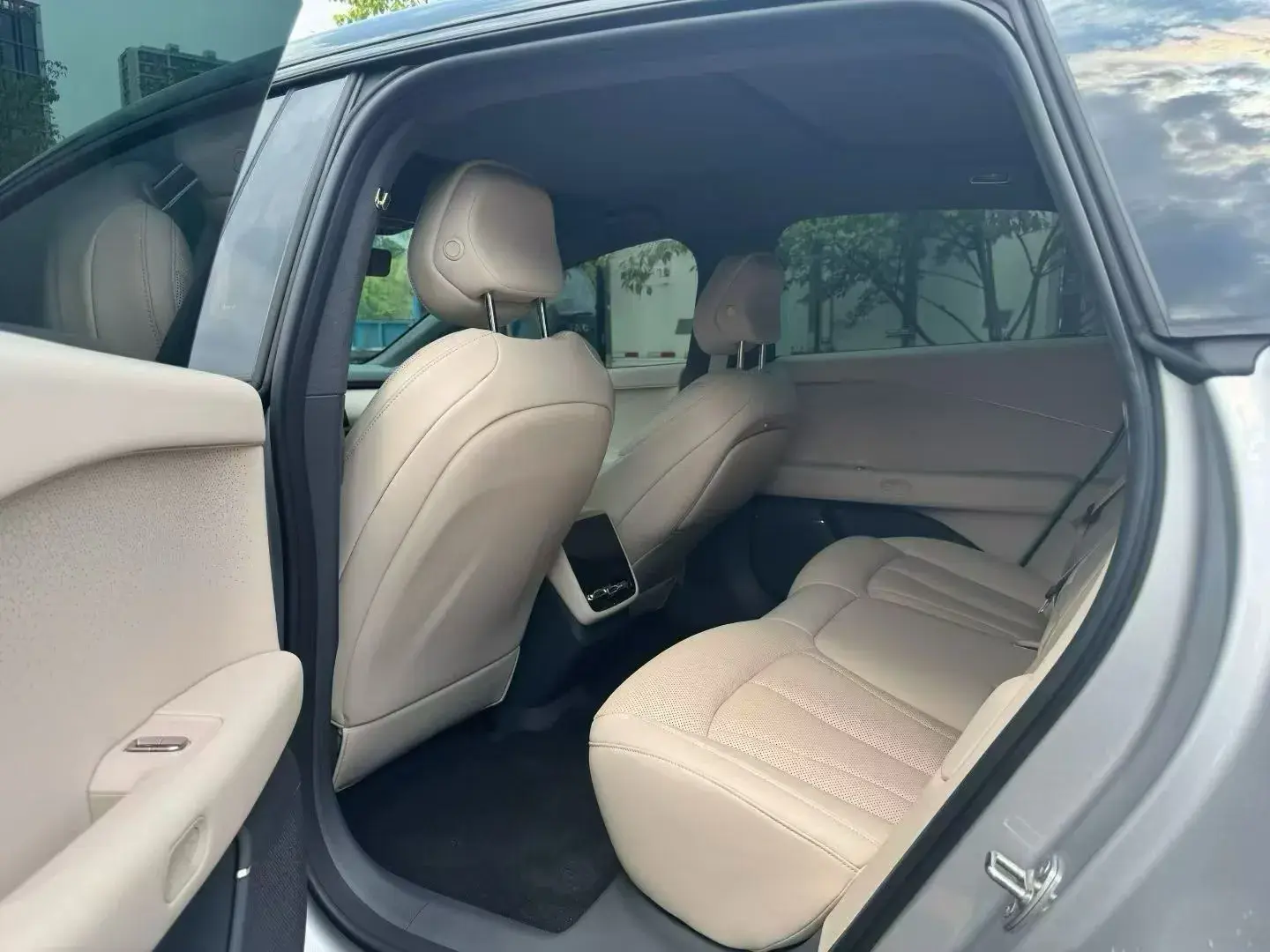 2024 XPENG P7+ thumbnail 4