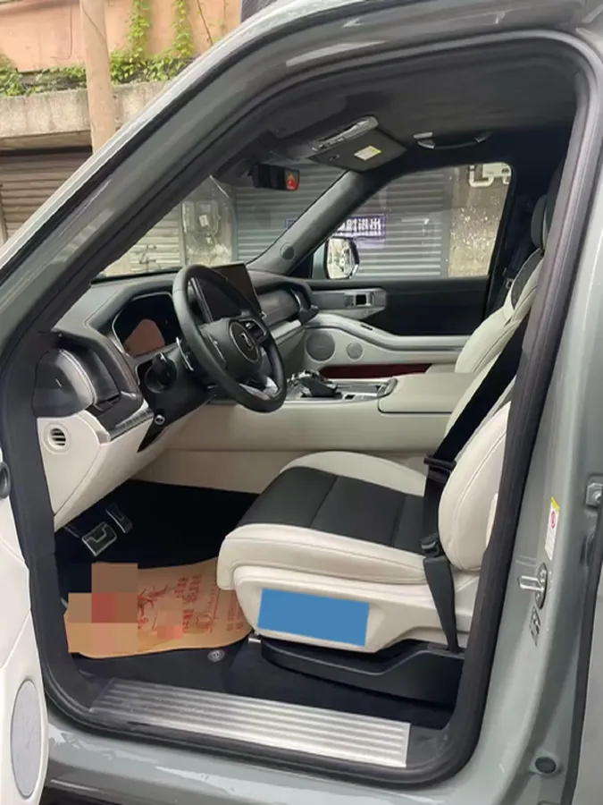 2024 Tank 700 3.0T 360HP V6 9AT PHEV 37.1KWH,autocango,china used car exporter,china ev exporter,chinese used car exporter,chinese used ev exporter